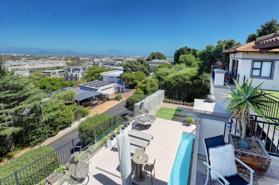 5 Bedroom Property for Sale in Welgemoed Western Cape